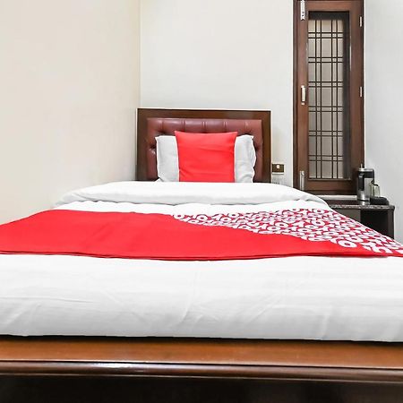Oyo 49672 Hotel Galaxy Murádábád Kültér fotó