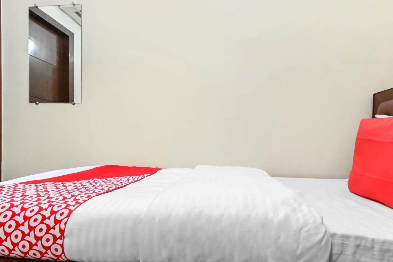 Oyo 49672 Hotel Galaxy Murádábád Kültér fotó